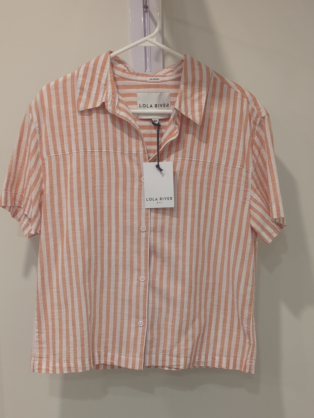Oversized short sleeve button up shirt, size XS